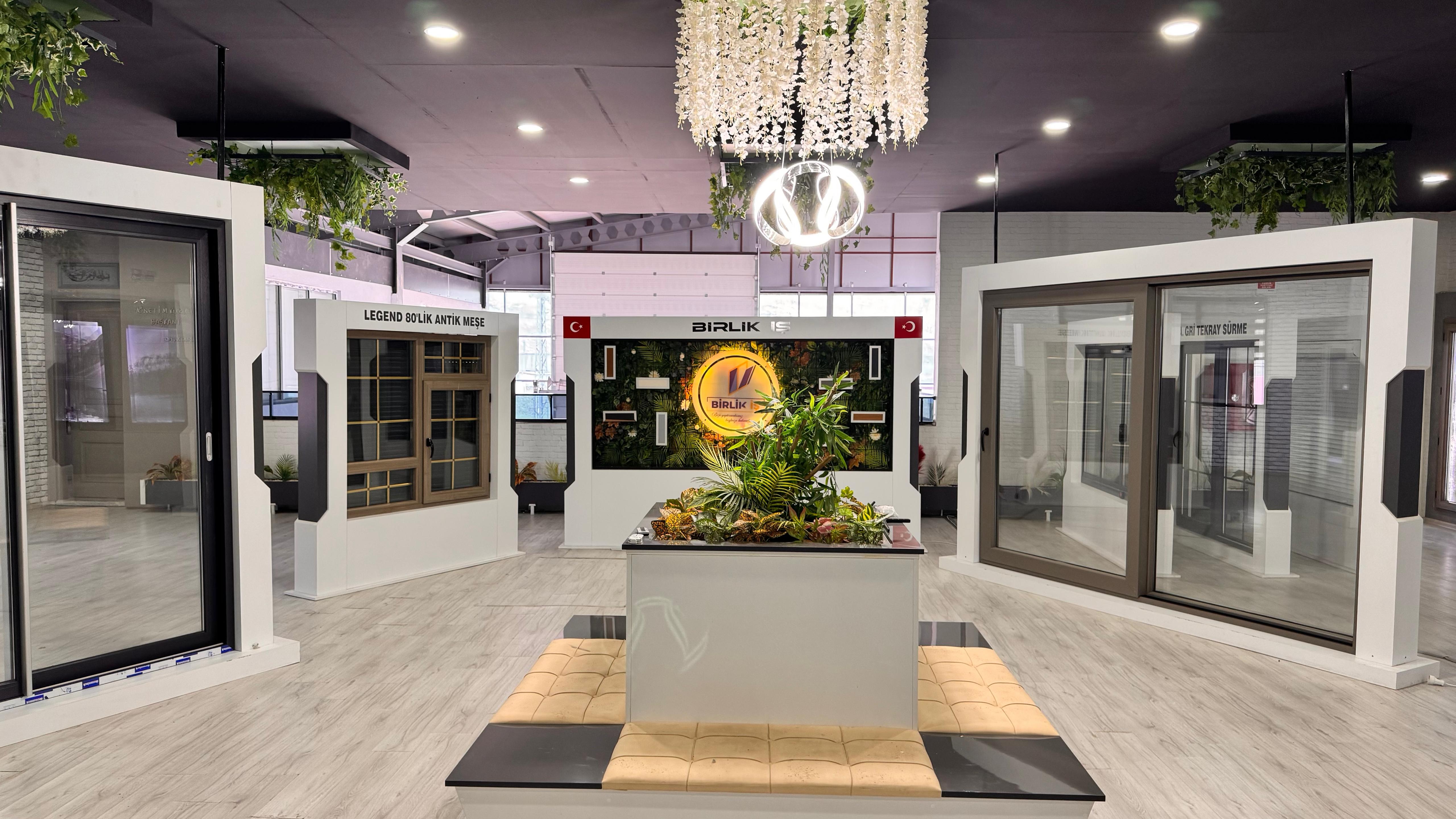 Toprak Grup PVC Showroom - Egepen PVC Ürün Teşhiri